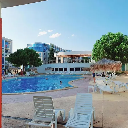 Holidays Apartment *